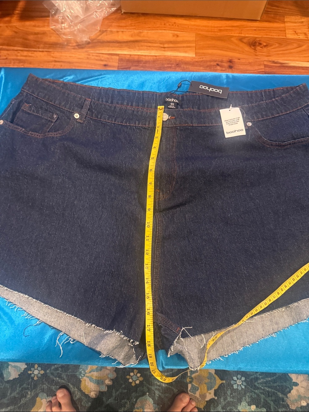 Boohoo Dark Indigo Raw Hem Denim Shorts - Picture 3 of 4